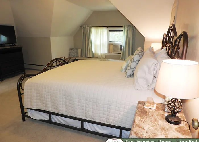 Garden Bed & Breakfast 3*