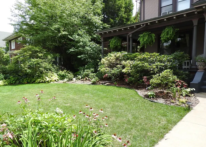 Garden 3* Champaign