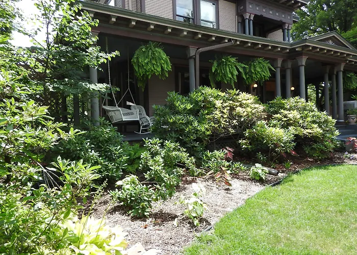 Garden Bed & Breakfast Champaign
